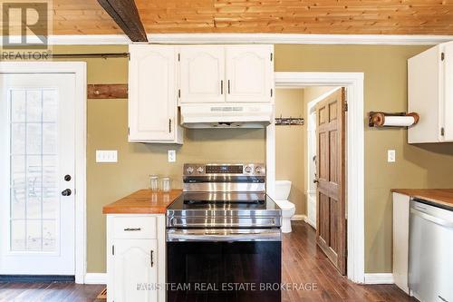 1417 Maple Way, Innisfil, ON - Indoor Photo Showing Kitchen