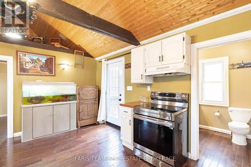 1417 Maple Way, Innisfil, ON - Indoor Photo Showing Kitchen