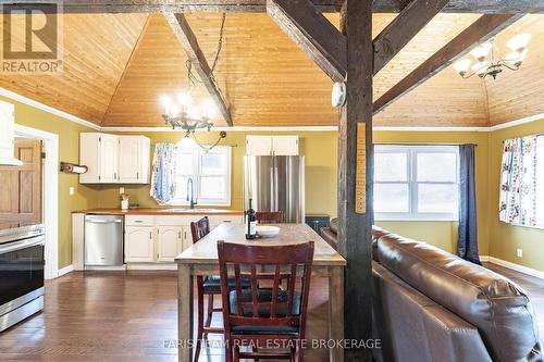1417 Maple Way, Innisfil, ON - Indoor Photo Showing Other Room