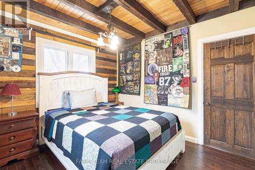 1417 Maple Way, Innisfil, ON - Indoor Photo Showing Bedroom