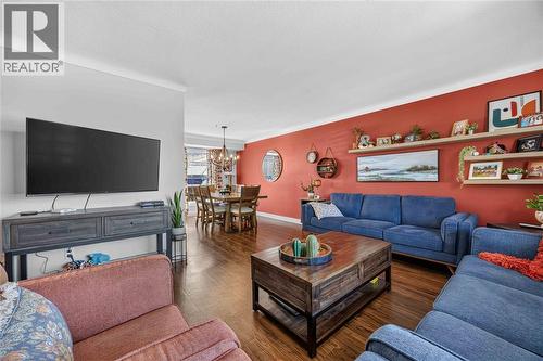 1193 Indian Road North, Sarnia, ON - Indoor Photo Showing Living Room