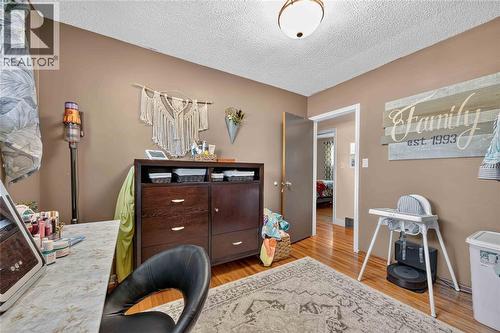 1193 Indian Road North, Sarnia, ON - Indoor