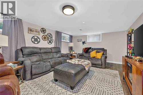 1193 Indian Road North, Sarnia, ON - Indoor Photo Showing Living Room