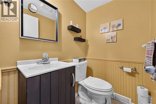 1193 Indian Road North, Sarnia, ON - Indoor Photo Showing Bathroom
