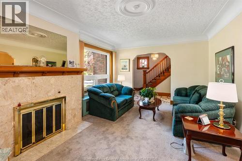 2226 Gladstone Avenue, Windsor, ON - Indoor Photo Showing Living Room With Fireplace