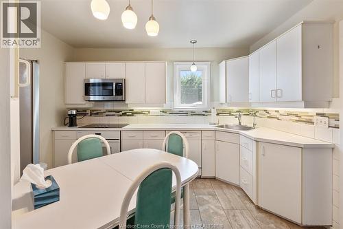 2226 Gladstone Avenue, Windsor, ON - Indoor