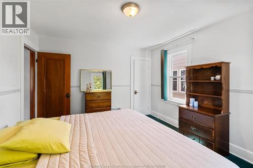 2226 Gladstone Avenue, Windsor, ON - Indoor Photo Showing Bedroom