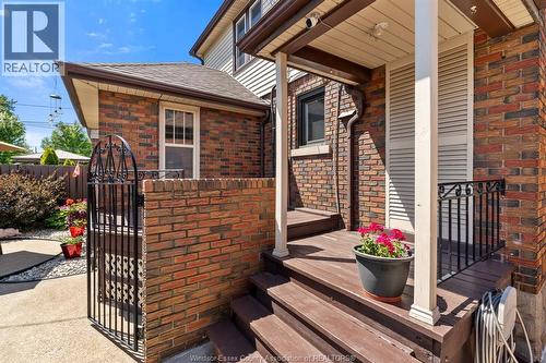2226 Gladstone Avenue, Windsor, ON - Outdoor With Exterior