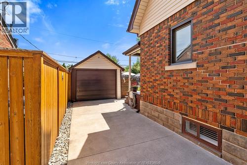 2226 Gladstone Avenue, Windsor, ON - Outdoor With Exterior