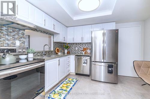 306 - 5785 Yonge Street, Toronto, ON - Indoor Photo Showing Kitchen
