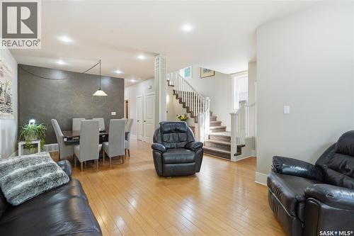 1021 Main Street, Saskatoon, SK - Indoor Photo Showing Living Room