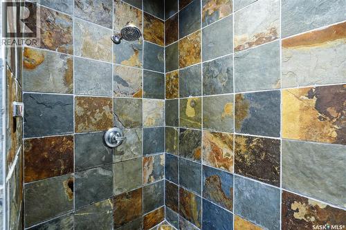1021 Main Street, Saskatoon, SK - Indoor Photo Showing Bathroom