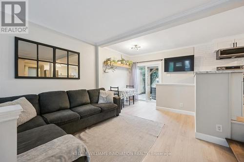 26 Market Street, Kitchener, ON - Indoor Photo Showing Living Room