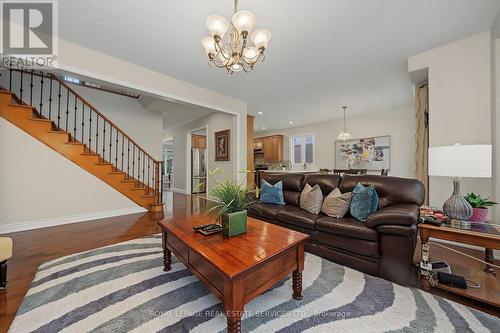 3368 Raspberry Bush Trail, Oakville, ON - Indoor Photo Showing Living Room