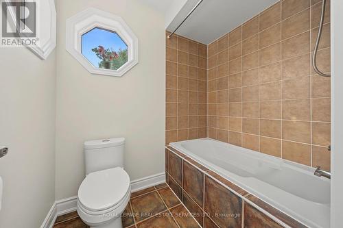 3368 Raspberry Bush Trail, Oakville, ON - Indoor Photo Showing Bathroom