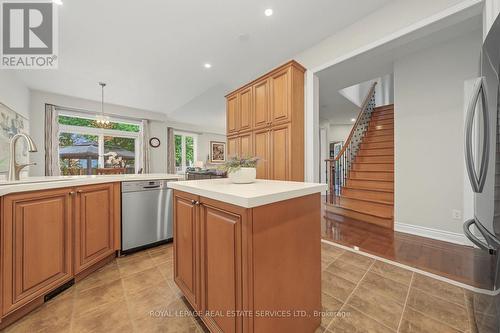 3368 Raspberry Bush Trail, Oakville, ON - Indoor Photo Showing Kitchen