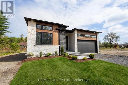 27 EXETER COURT  Quinte West (Murray Ward), ON K8V 5P4