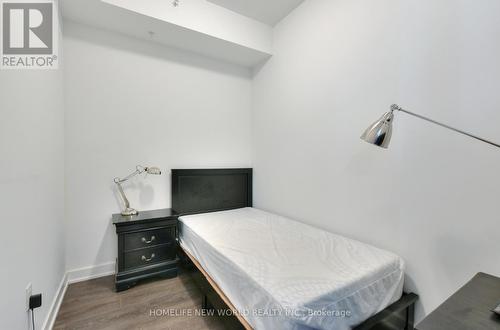811 - 85 Oneida Crescent, Richmond Hill, ON - Indoor Photo Showing Bedroom