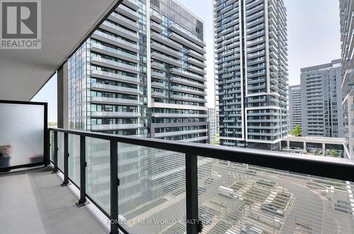 811 - 85 Oneida Crescent, Richmond Hill, ON - Outdoor With Facade