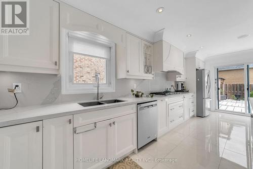 36 Coldstream Crescent, Richmond Hill, ON - Indoor Photo Showing Kitchen With Double Sink