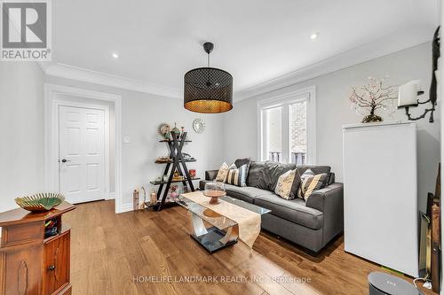 36 Coldstream Crescent, Richmond Hill, ON - Indoor Photo Showing Living Room