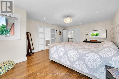 36 Coldstream Crescent, Richmond Hill, ON - Indoor Photo Showing Bedroom