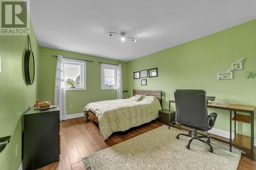 36 Coldstream Crescent, Richmond Hill, ON - Indoor Photo Showing Bedroom