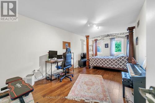 36 Coldstream Crescent, Richmond Hill, ON - Indoor Photo Showing Bedroom