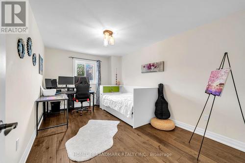 36 Coldstream Crescent, Richmond Hill, ON - Indoor Photo Showing Bedroom