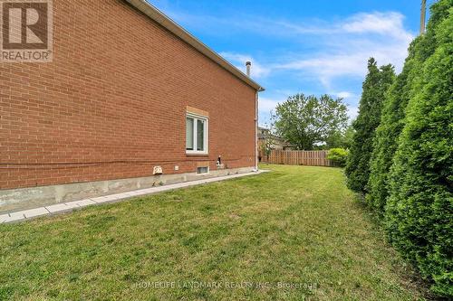 36 Coldstream Crescent, Richmond Hill, ON - Outdoor