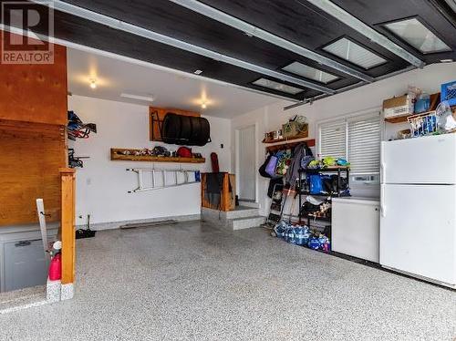 149 Castle Bridge Road, St.John'S, NL - Indoor Photo Showing Garage