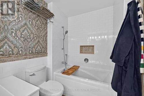 ensuite bath - 25 Country Club Place, Brockville, ON - Indoor Photo Showing Bathroom