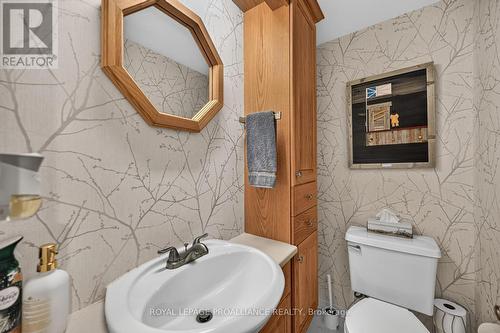 lower level 2 piece bath - 25 Country Club Place, Brockville, ON - Indoor Photo Showing Bathroom
