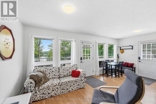 59 Sunset Shores Lane, Frontenac (Frontenac South), ON - Indoor Photo Showing Living Room