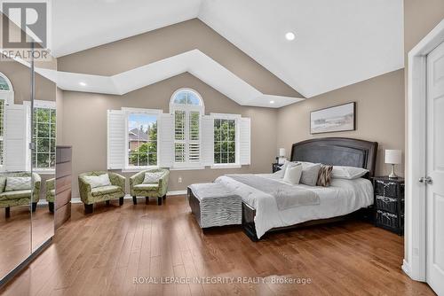 Primary bedroom with cathedral ceiling - 29 Nortoba Crescent, Ottawa, ON - Indoor Photo Showing Bedroom