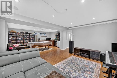 29 Nortoba Crescent, Ottawa, ON - Indoor Photo Showing Living Room