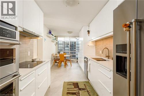 2180 Marine Drive Unit# 1401, Oakville, ON - Indoor Photo Showing Kitchen With Upgraded Kitchen