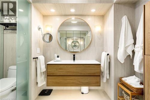 2180 Marine Drive Unit# 1401, Oakville, ON - Indoor Photo Showing Bathroom