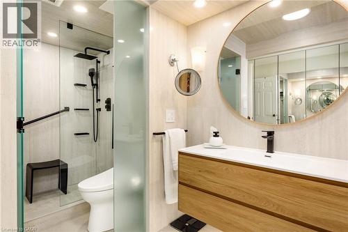 2180 Marine Drive Unit# 1401, Oakville, ON - Indoor Photo Showing Bathroom