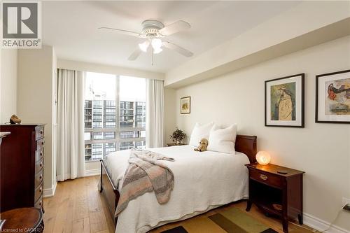 2180 Marine Drive Unit# 1401, Oakville, ON - Indoor Photo Showing Bedroom