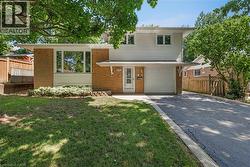 18 OSBORNE Crescent Oakville, ON L6H 1G1