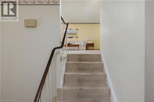 18 Osborne Crescent, Oakville, ON - Indoor Photo Showing Other Room
