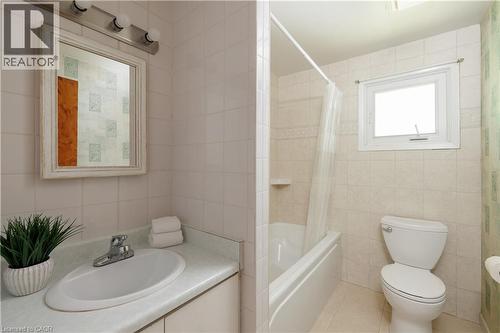 18 Osborne Crescent, Oakville, ON - Indoor Photo Showing Bathroom