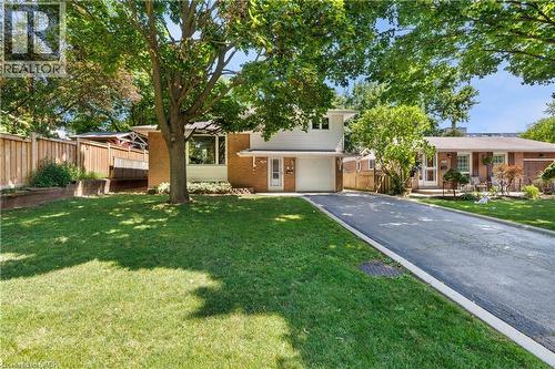 18 Osborne Crescent, Oakville, ON - Outdoor With Facade