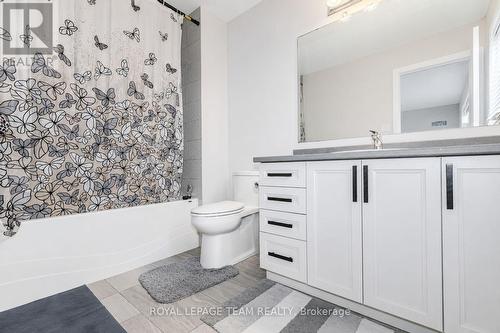 2004 Caltra Crescent, Ottawa, ON - Indoor Photo Showing Bathroom