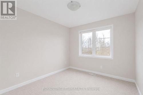2004 Caltra Crescent, Ottawa, ON - Indoor Photo Showing Other Room
