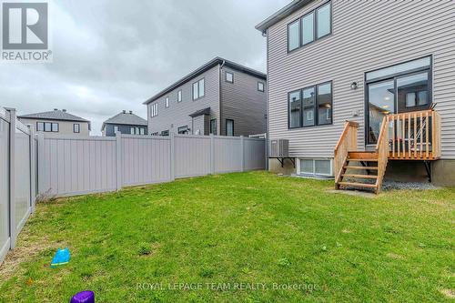 2004 Caltra Crescent, Ottawa, ON - Outdoor