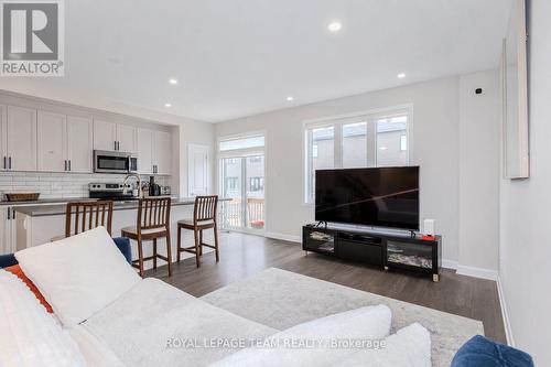 2004 Caltra Crescent, Ottawa, ON - Indoor