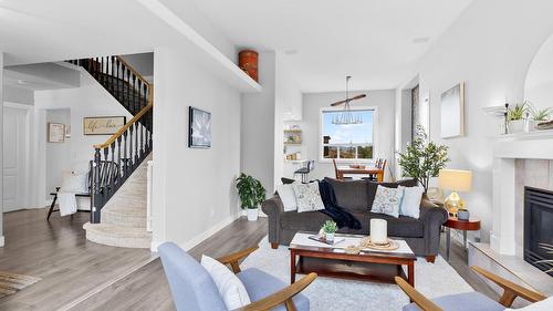 3271 Deer Ridge Court, West Kelowna, BC - Indoor Photo Showing Living Room With Fireplace