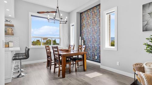 3271 Deer Ridge Court, West Kelowna, BC - Indoor Photo Showing Dining Room